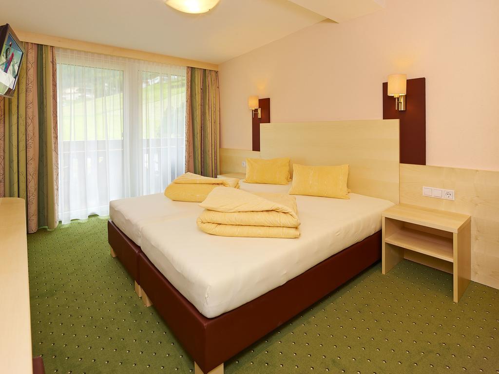 Haus Fridolin Apartment Solden Phòng bức ảnh